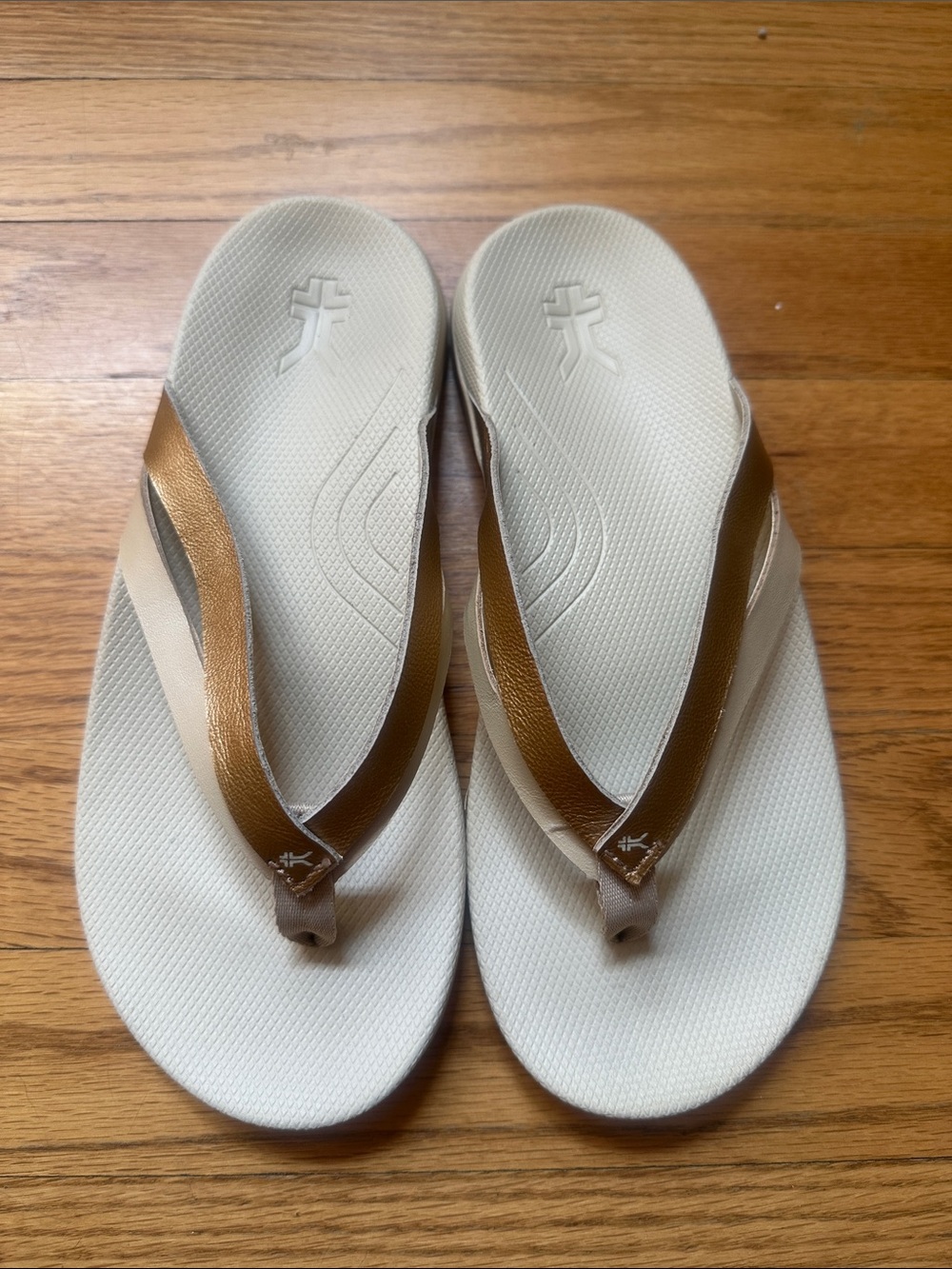 Kuru Kala Sieva Fip Flops.  Sz 8